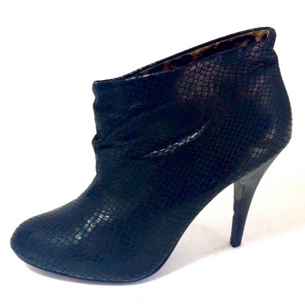 Betsey Johnson Gllaam Leather Ankle Boots Heels